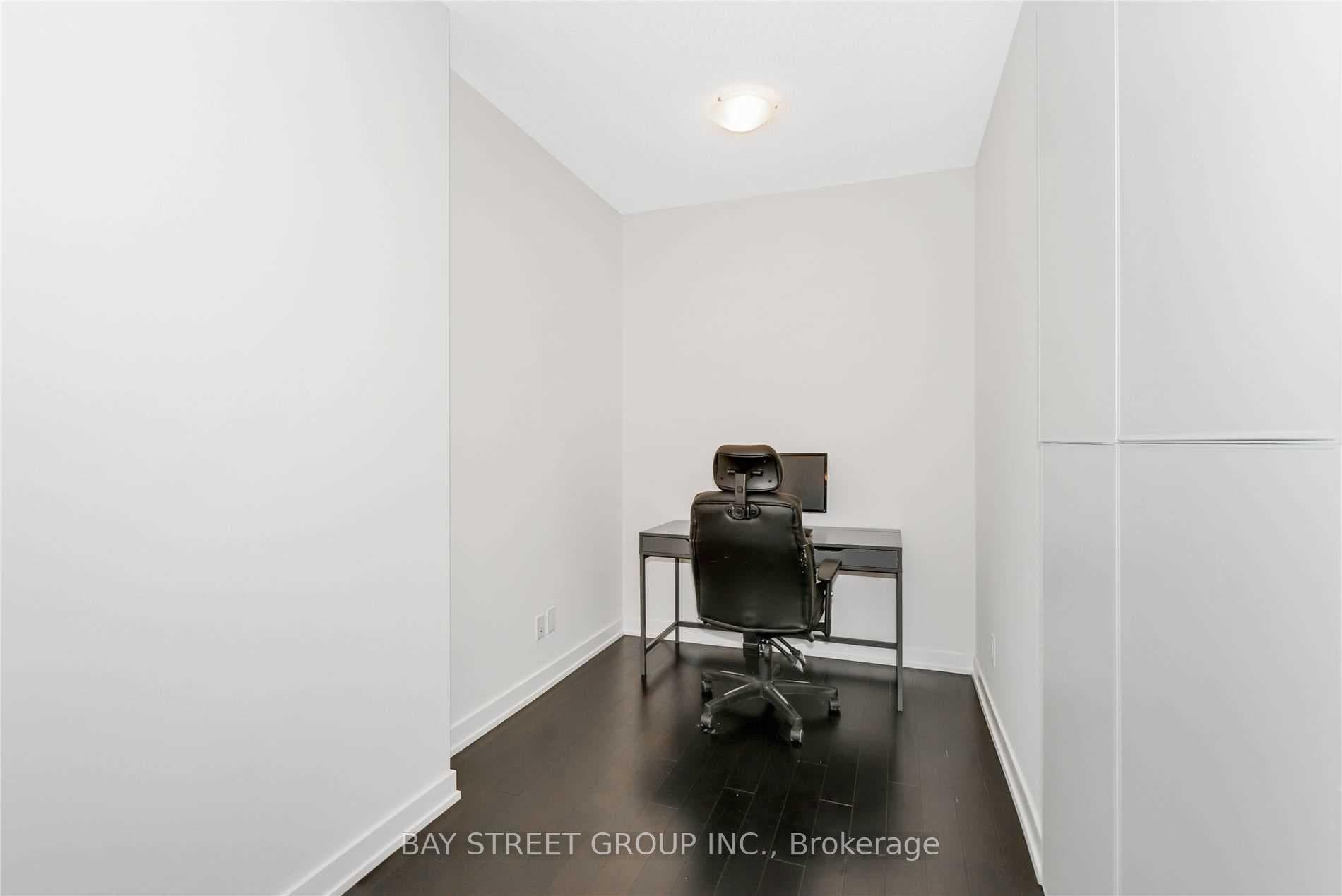 510 Curran Place Unit 902 photo 12