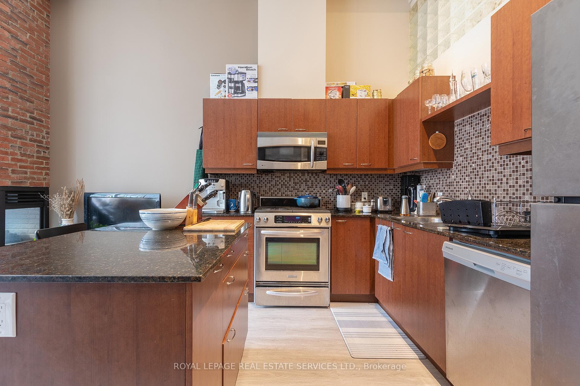437 Roncesvalles Avenue Unit 207 photo 6