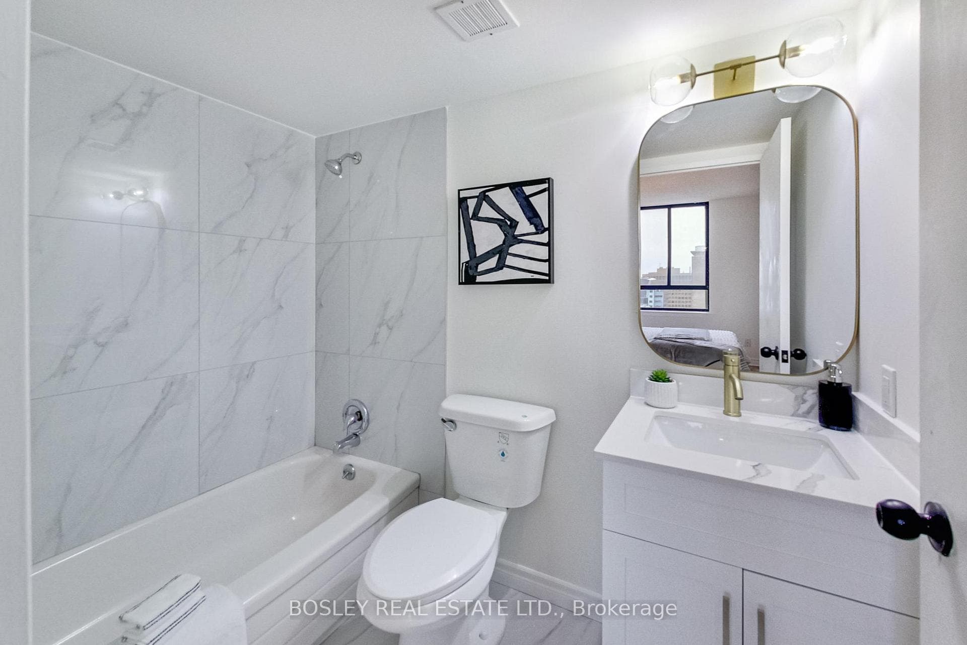 633 Bay Street Unit 2614 photo 28