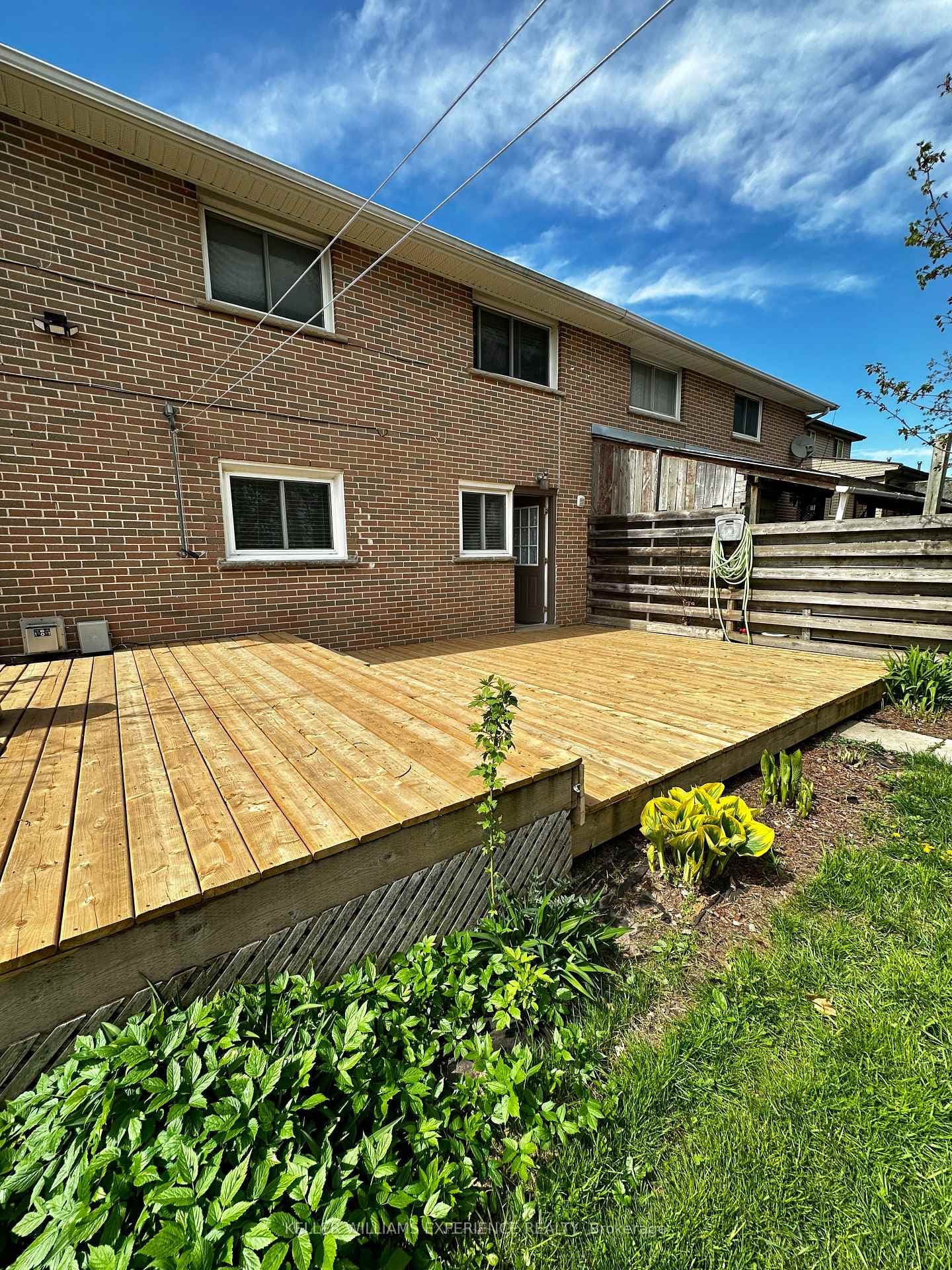 33 Daphne Crescent Unit Lower photo 1