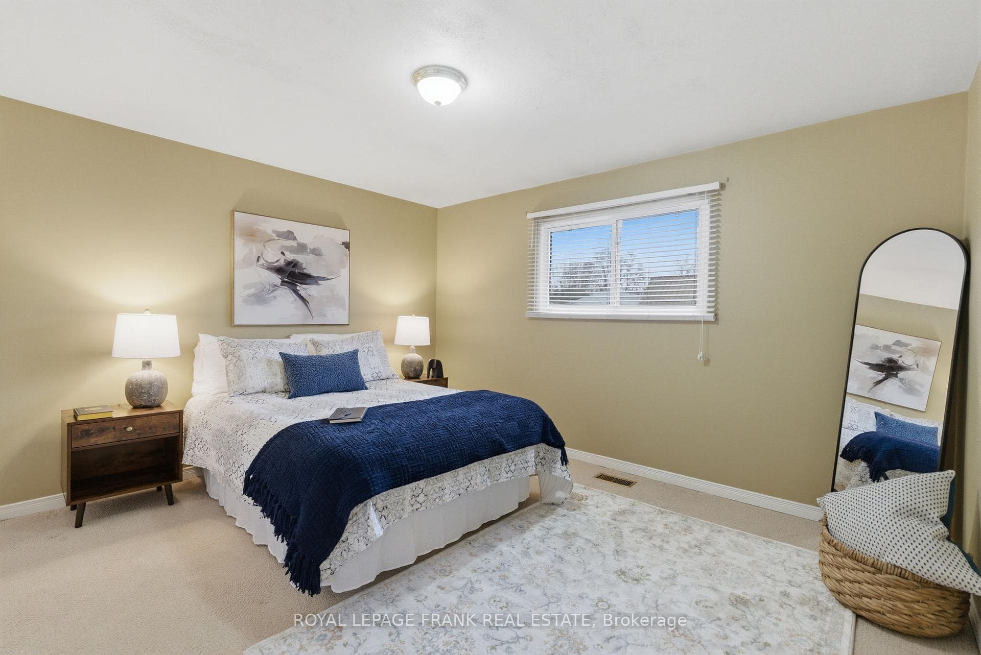 380 Surrey Drive photo 19