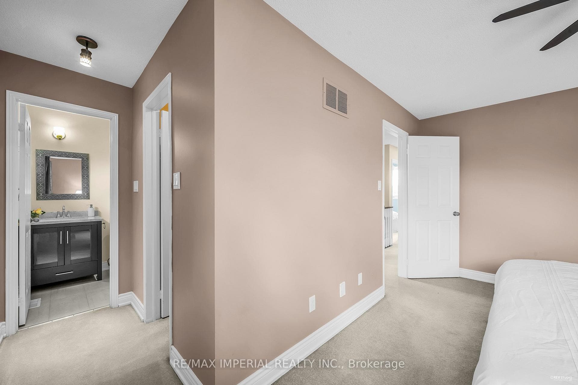 1179 Barleymow Street photo 28