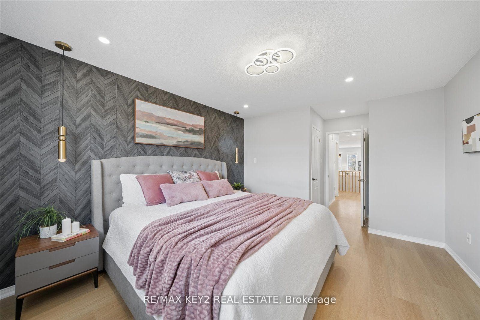1652 Autumn Crescent photo 27