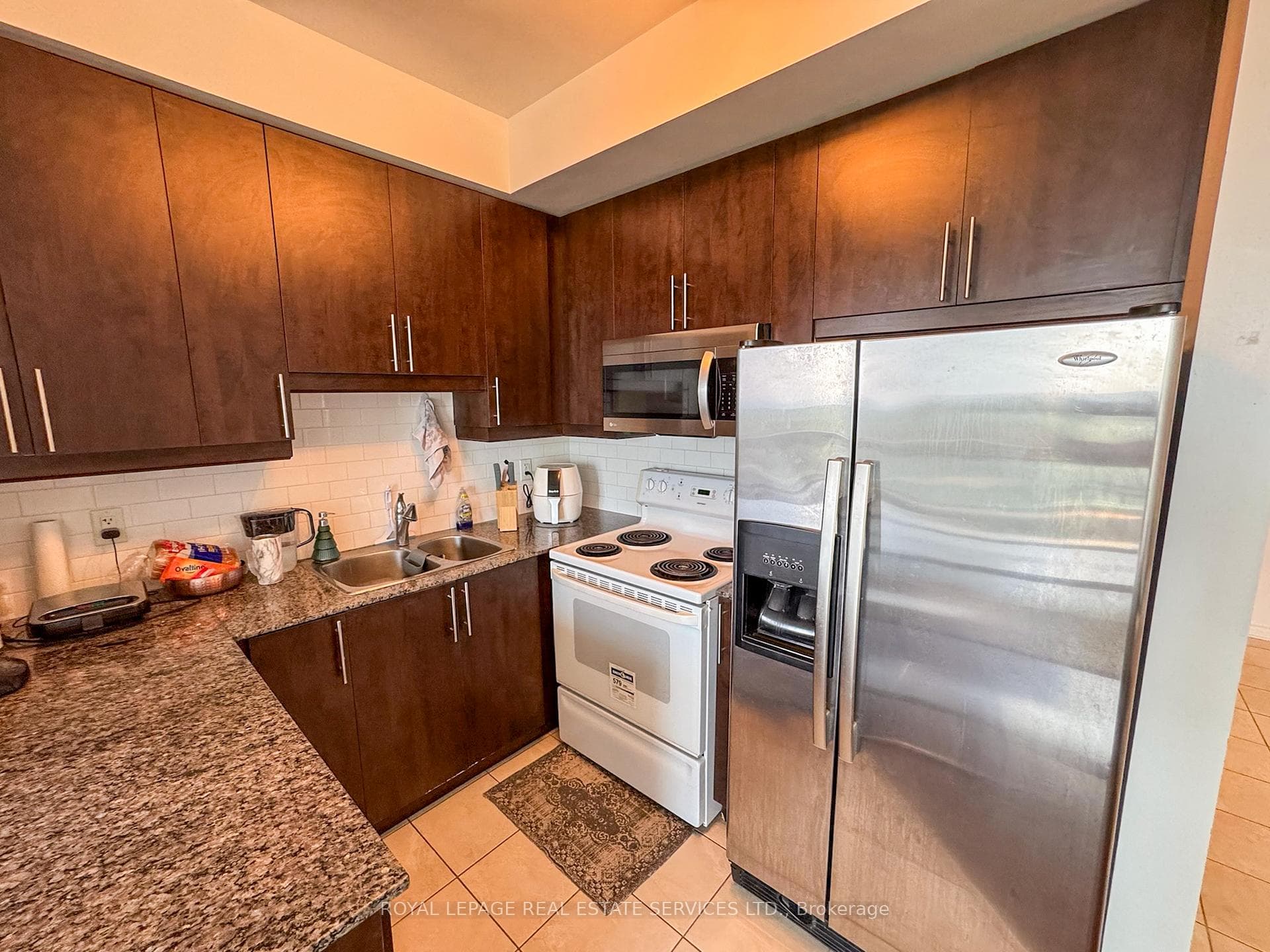 18 Holmes Avenue Unit 1002 photo 7