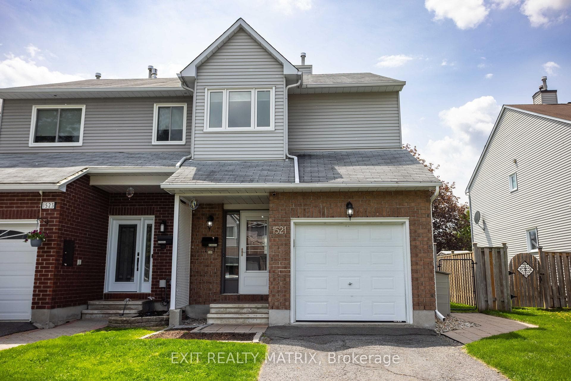 1521 Briarfield Crescent photo 1