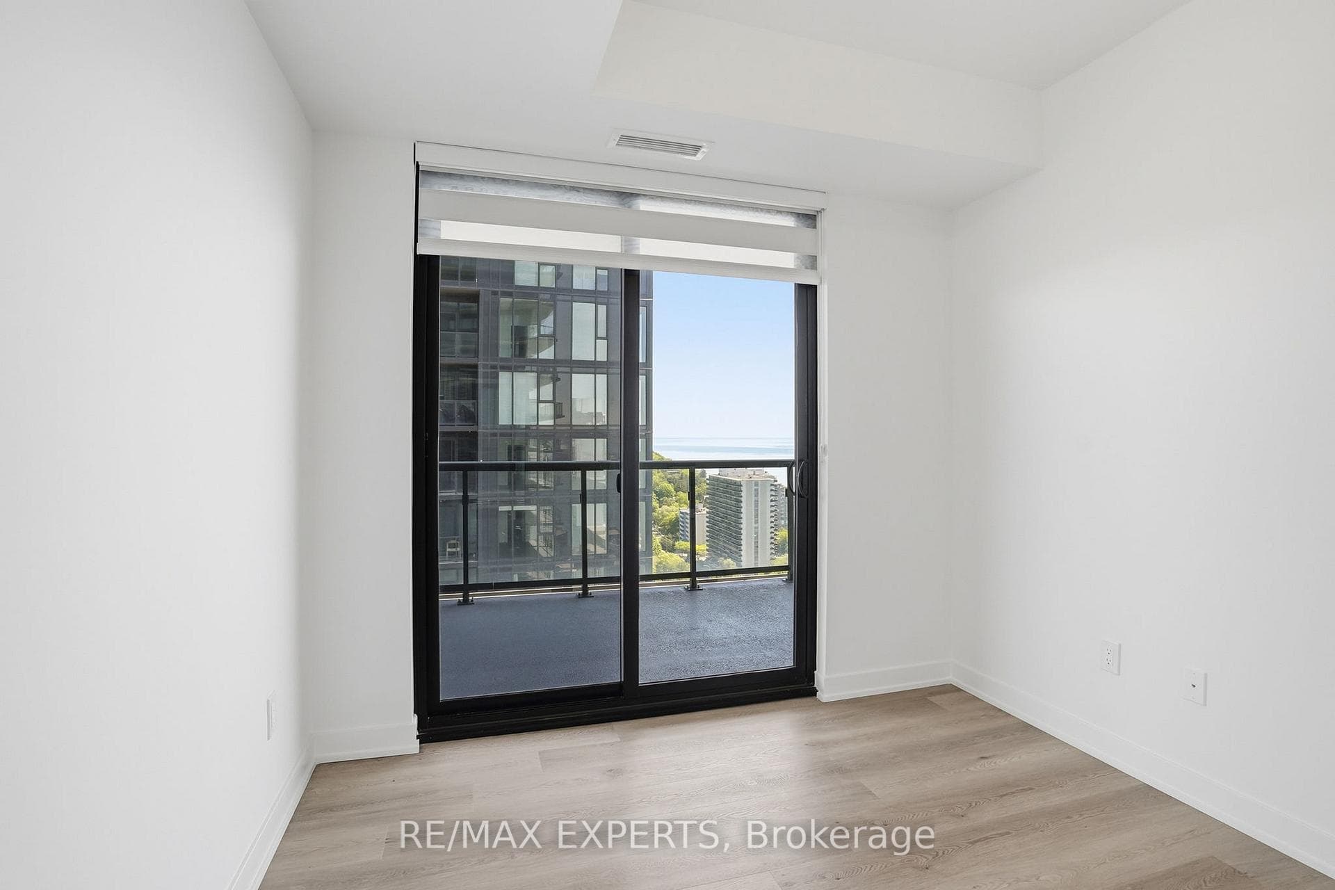 2075 Lakeshore Road Unit 2104 photo 23