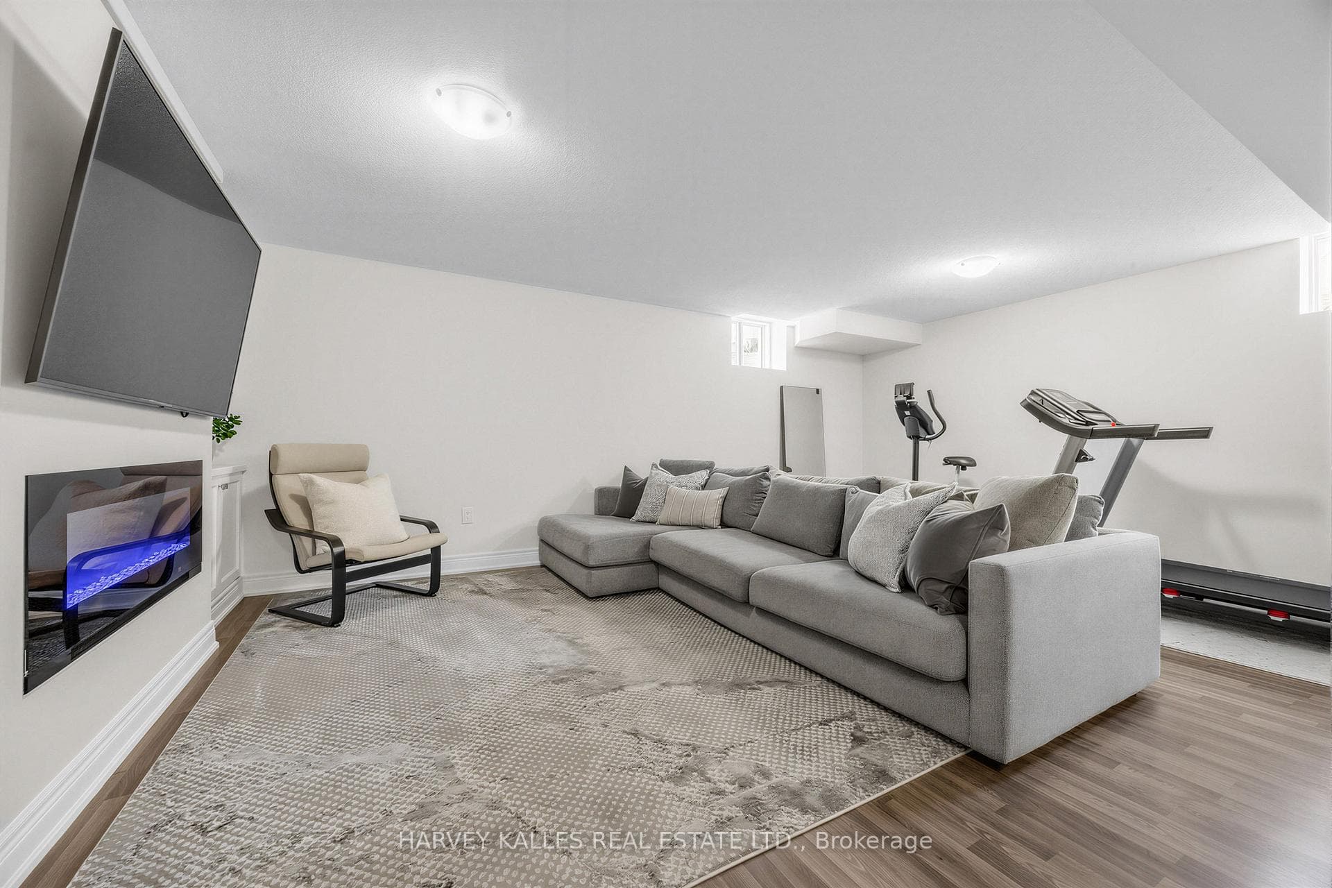 1002 Kingpeak Crescent photo 35