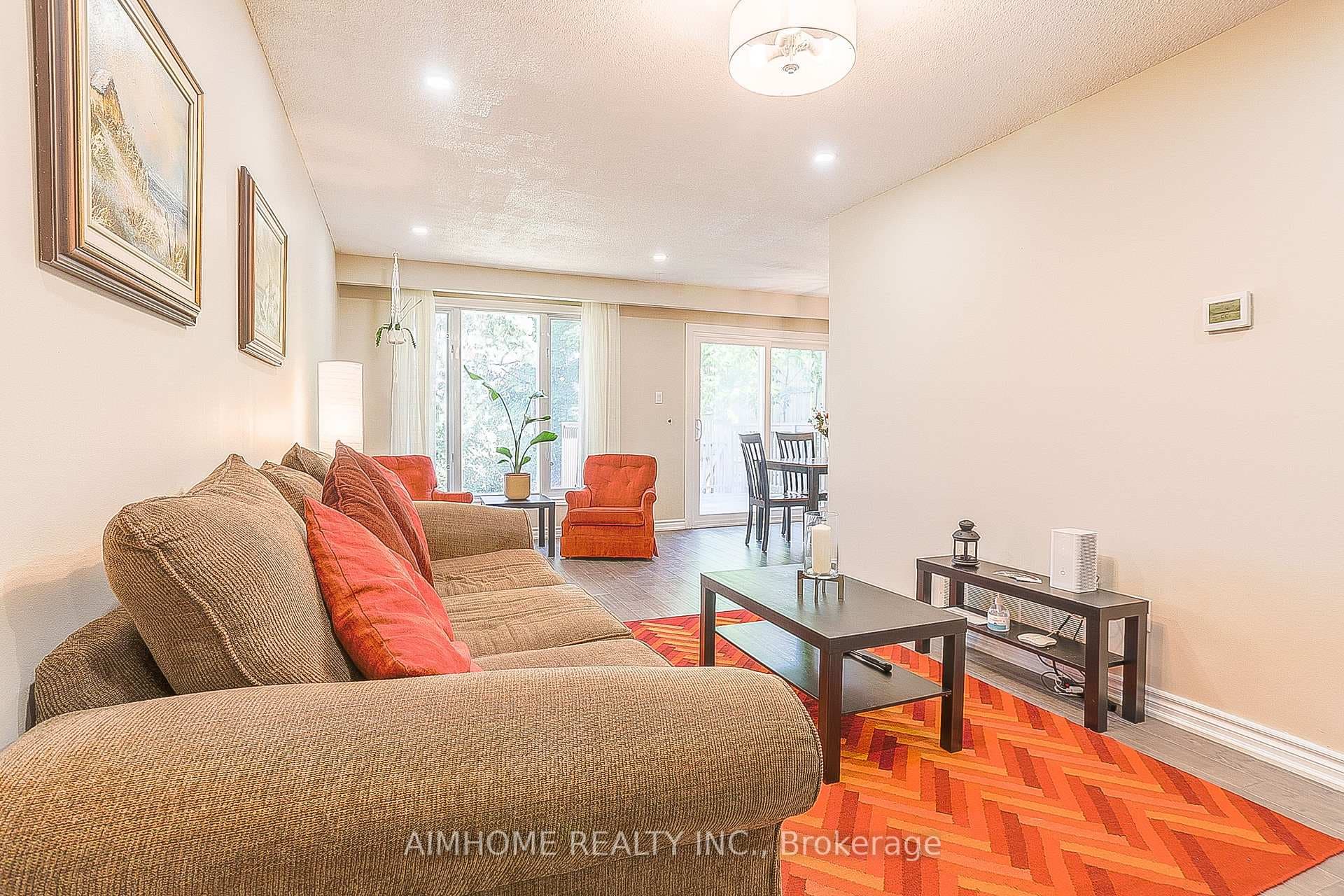 2124 Millway Gate photo 5