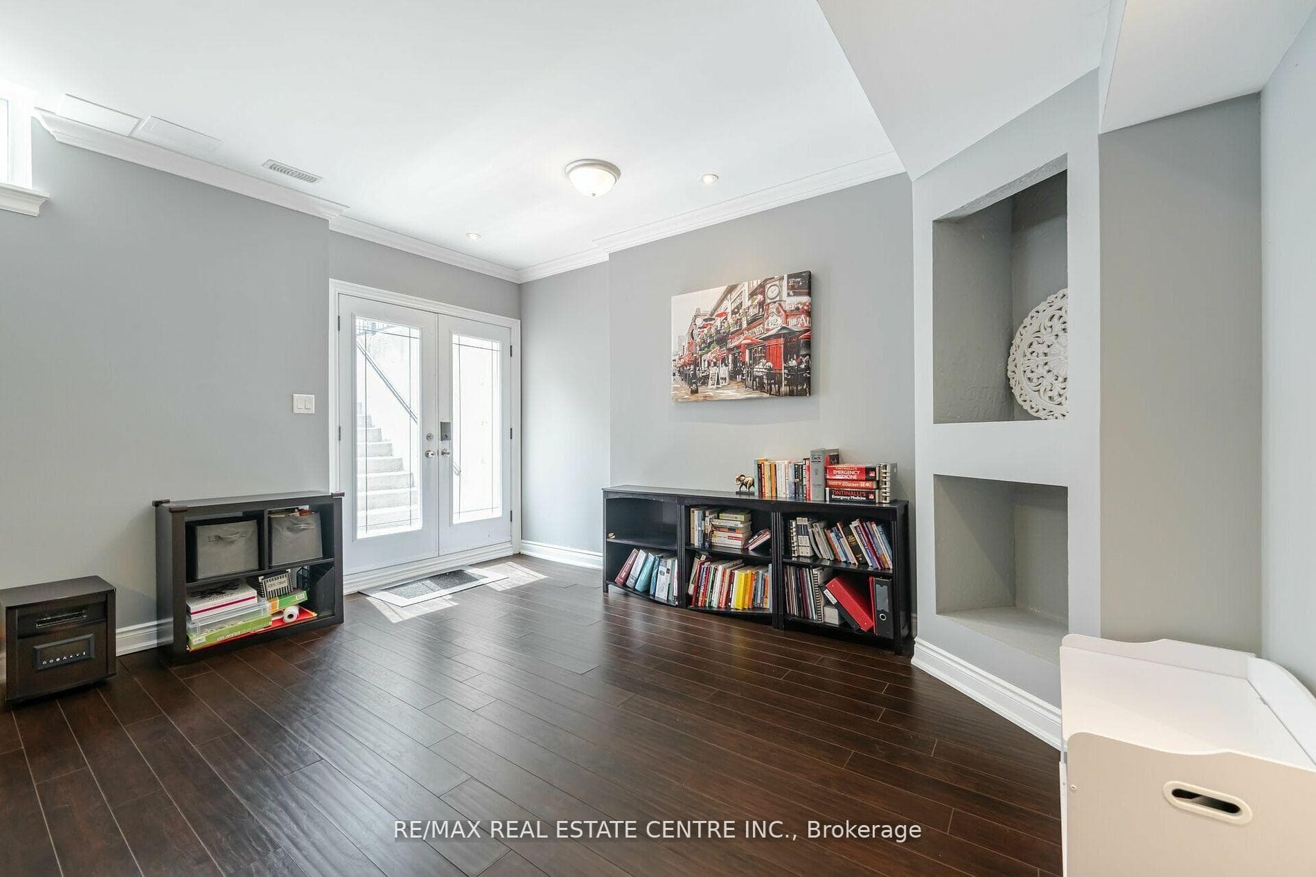 1040 Kent Avenue photo 34