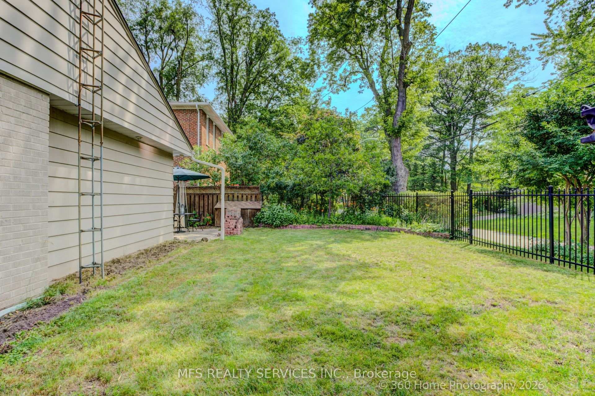 47 Deep Dene Drive photo 27