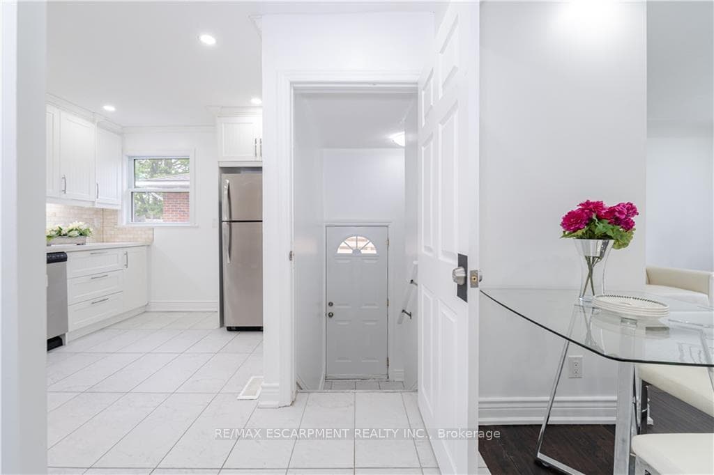 327 East 16th Street photo 19