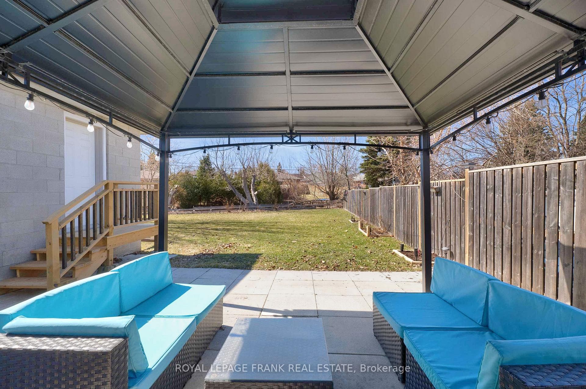 590 Talbot Court photo 32