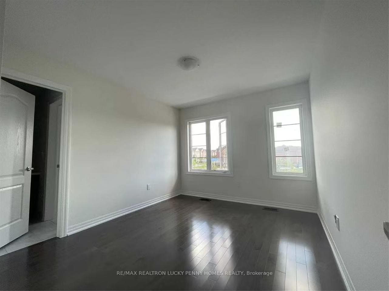 401 Fred Mclaren Boulevard photo 14