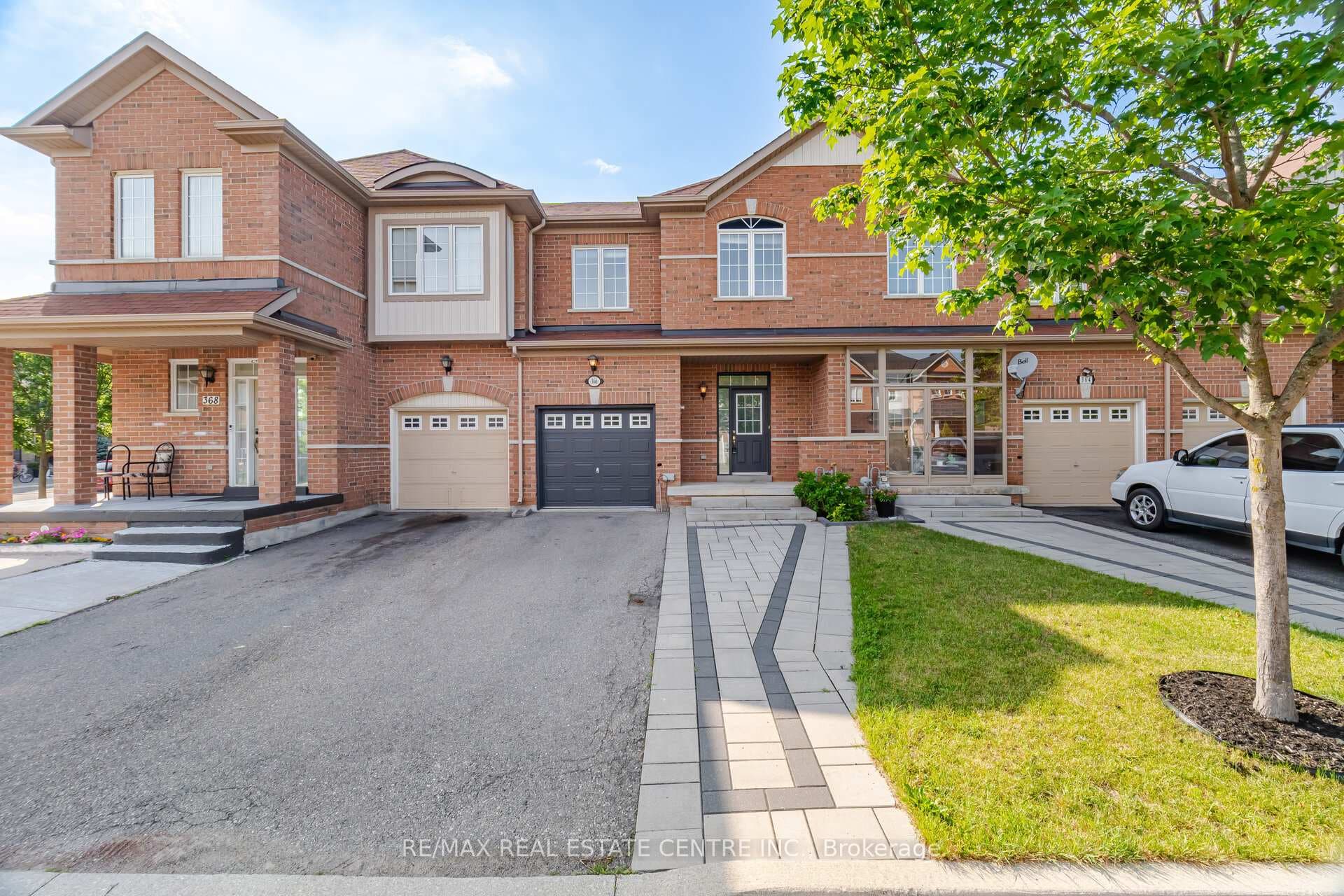 366 Hobbs Crescent photo 2