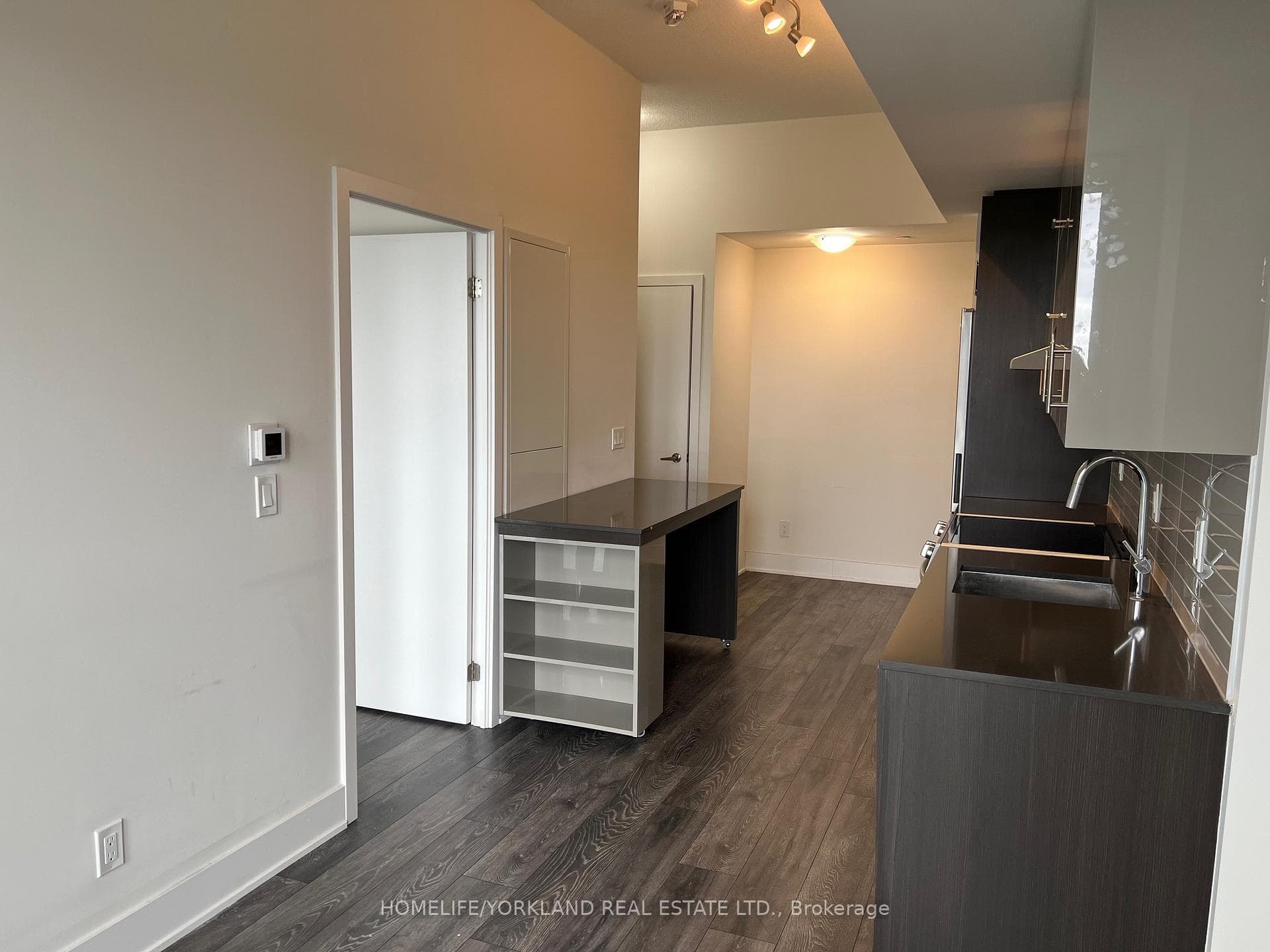 188 Fairview Mall Drive Unit 825 photo 5