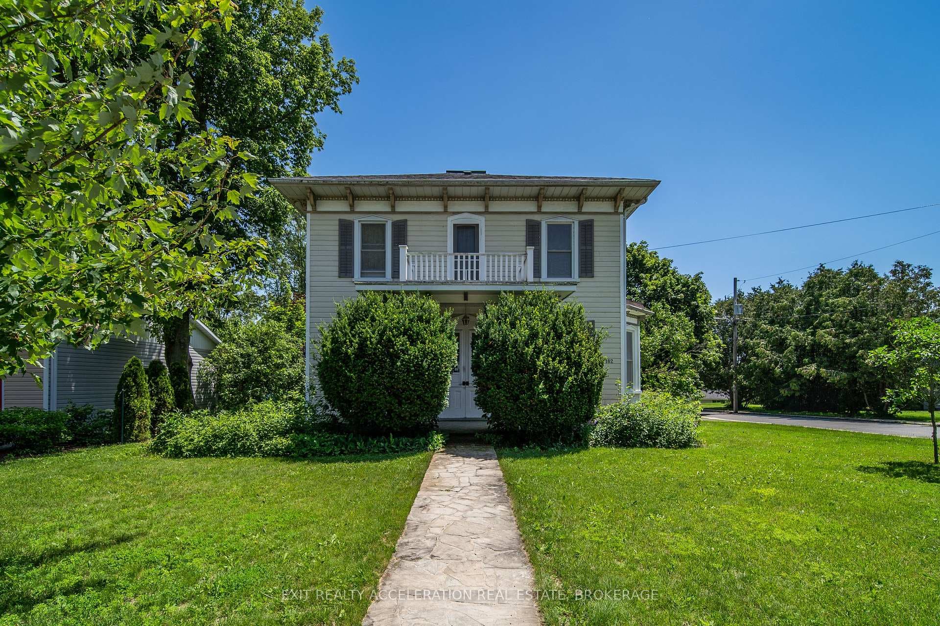 182 Water Street photo 1