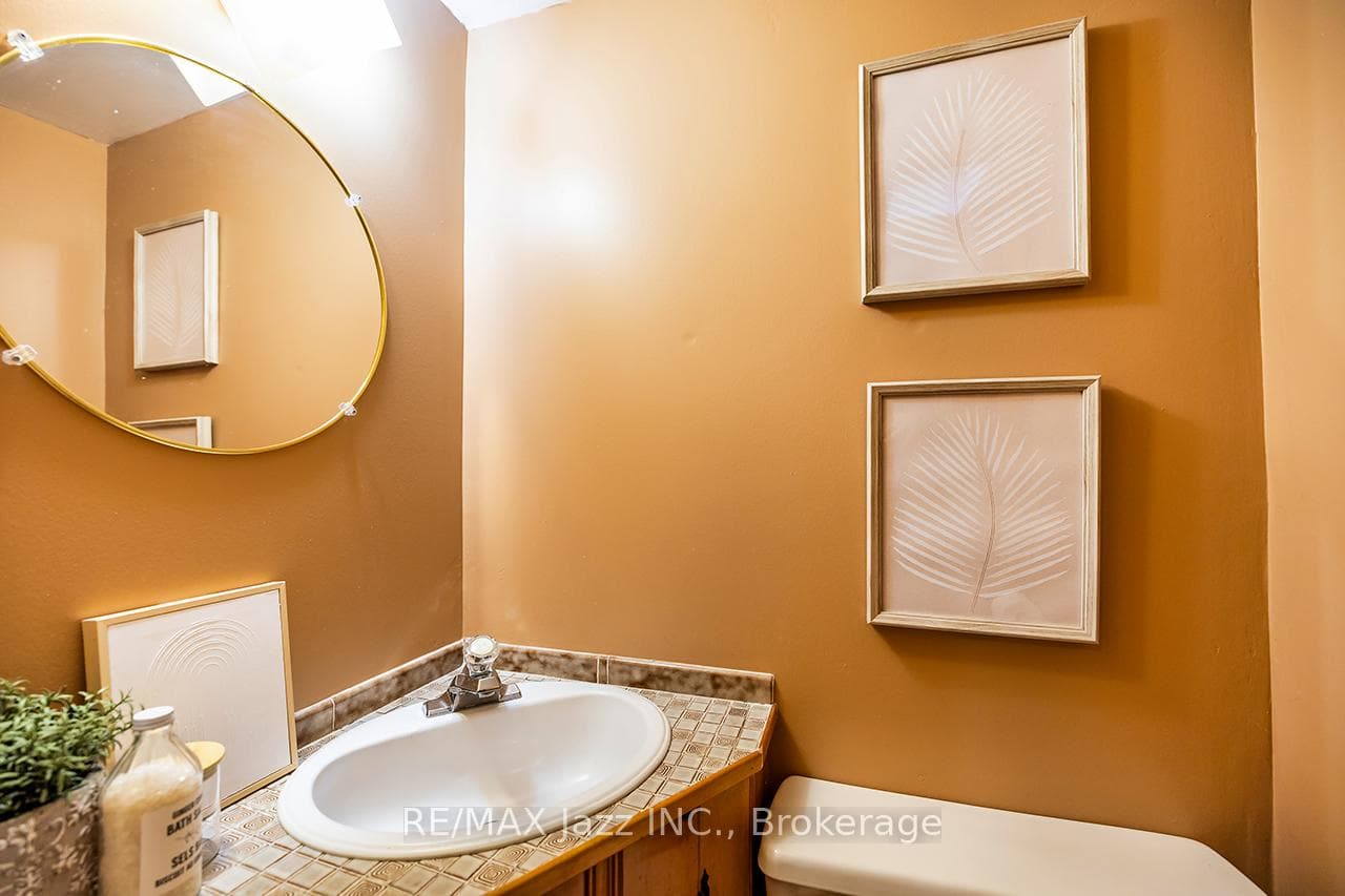 759 Cobblers Court photo 30