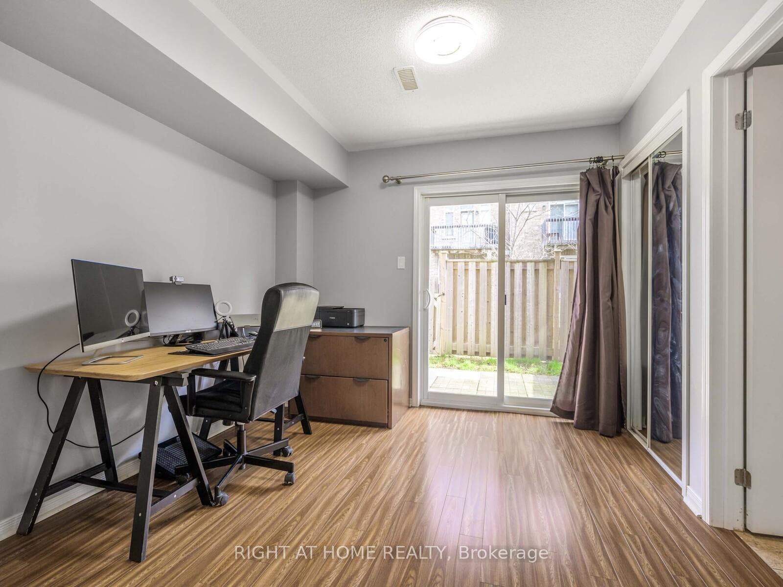 7229 Triumph Lane photo 34