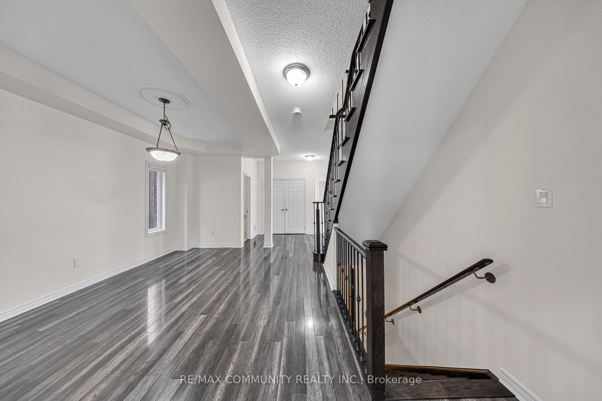 35 McCourt Drive photo 10