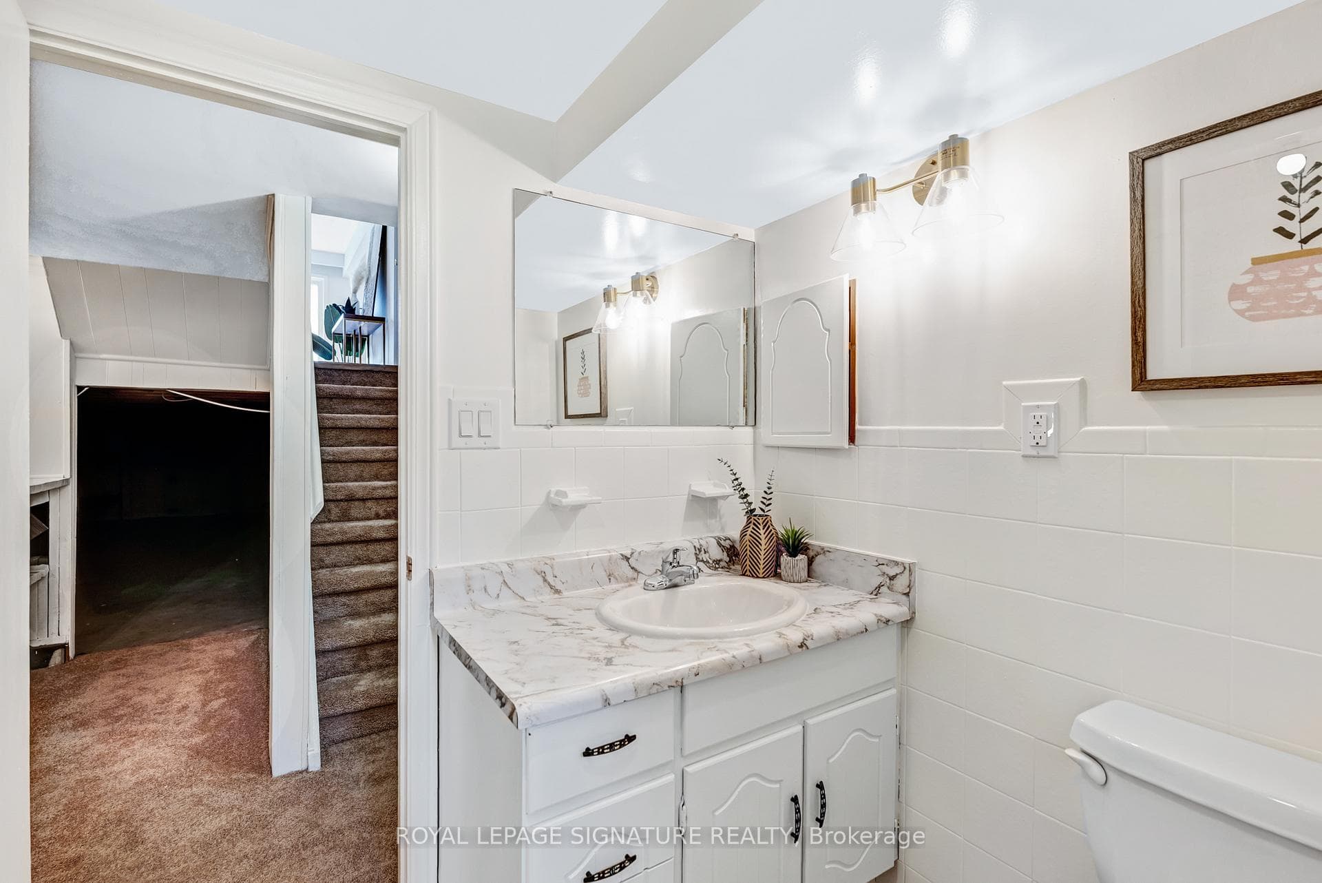 18 Howell Square photo 29