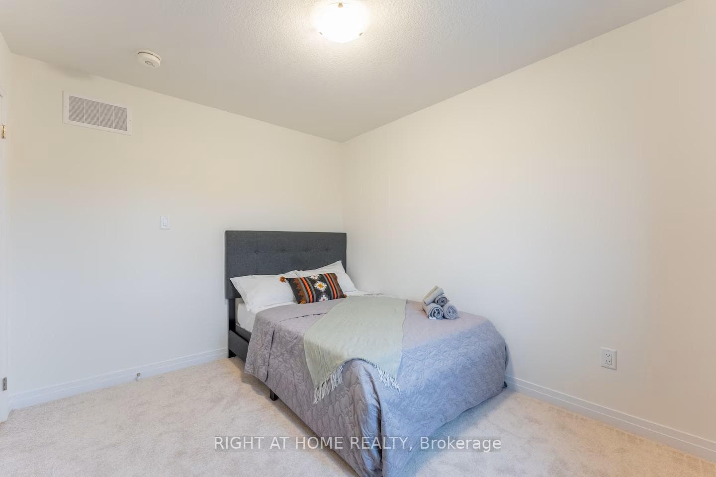 120 Velvet Way photo 31