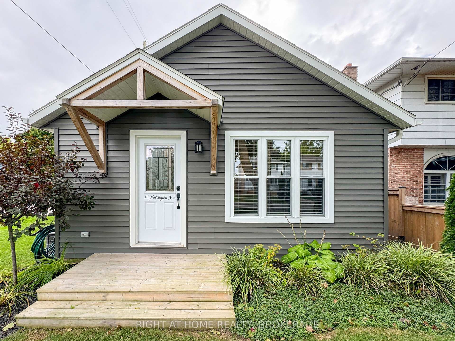 16 NORTHGLEN Avenue photo 1