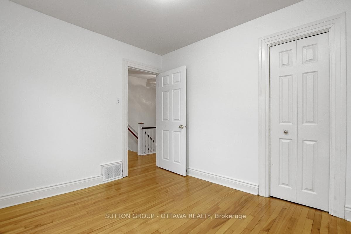 200 Breezehill Avenue photo 18