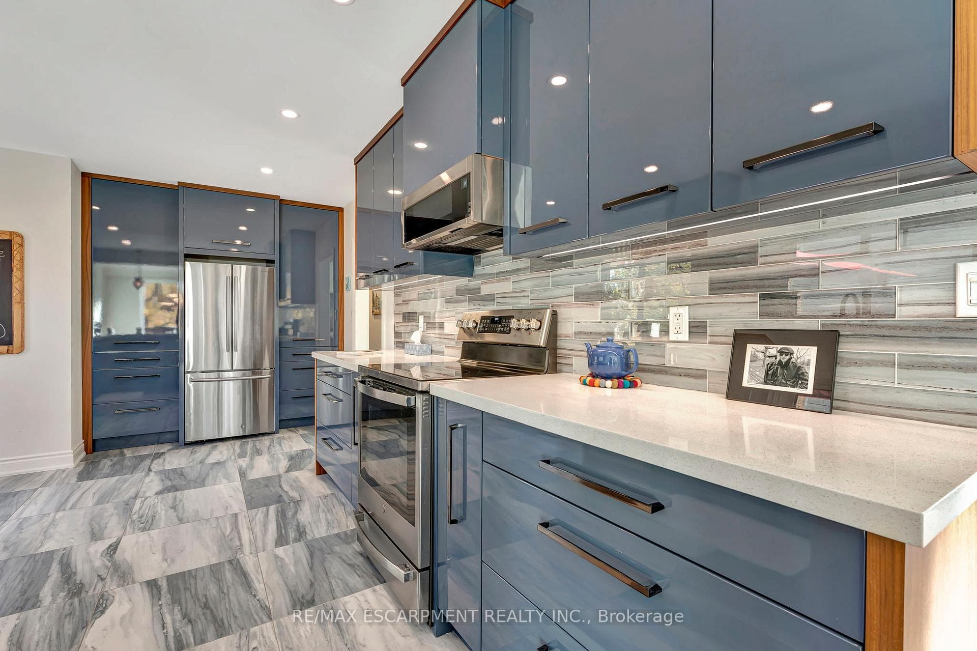 3479 Spruce Avenue photo 8