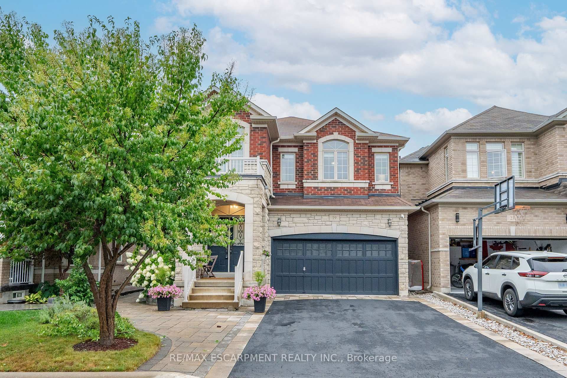 19 McKnight Avenue photo 2