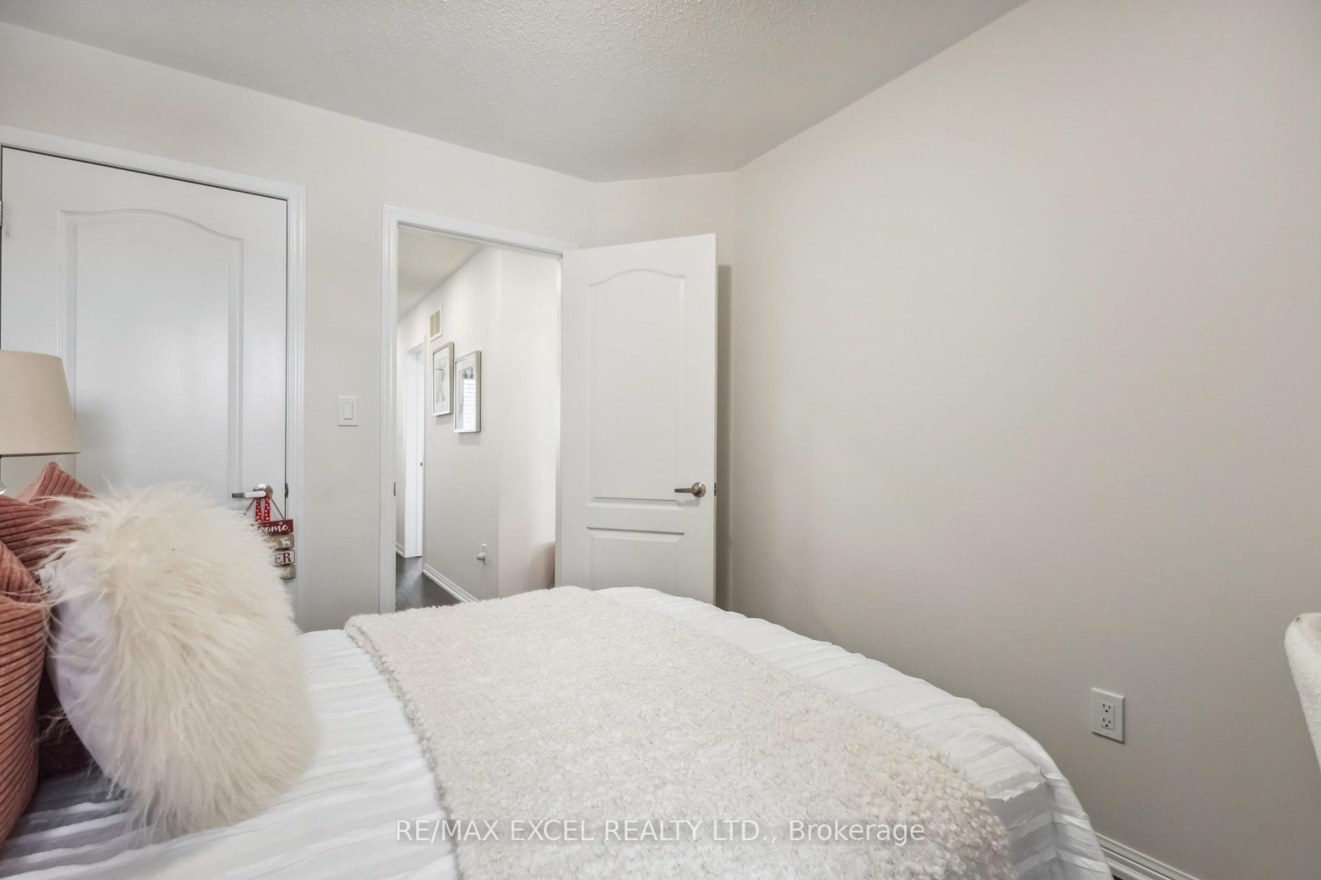 78 Terry Fox Street photo 25