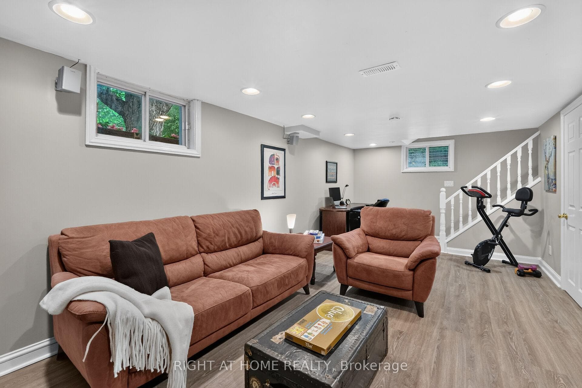 949 Kingsmere Avenue photo 34