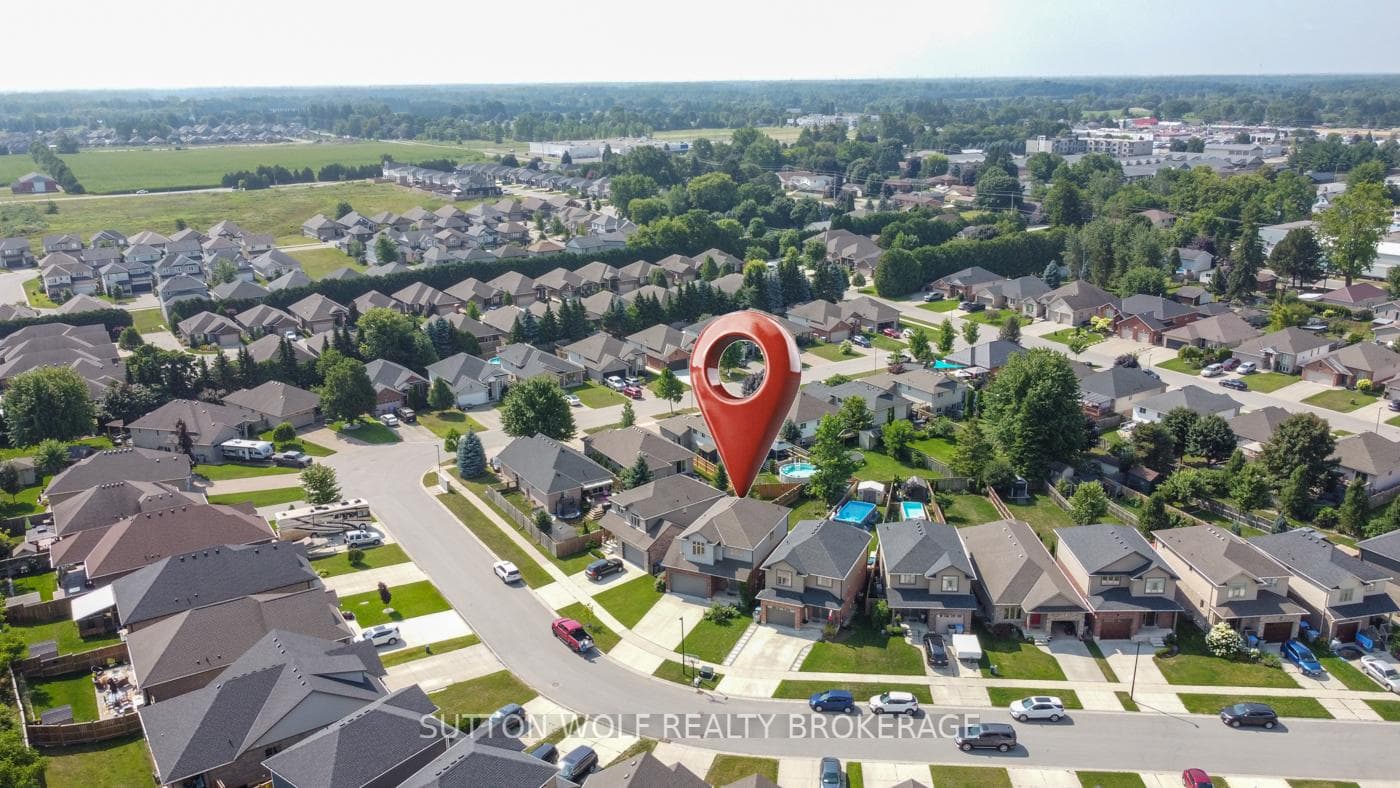 22 Queensway Drive photo 37
