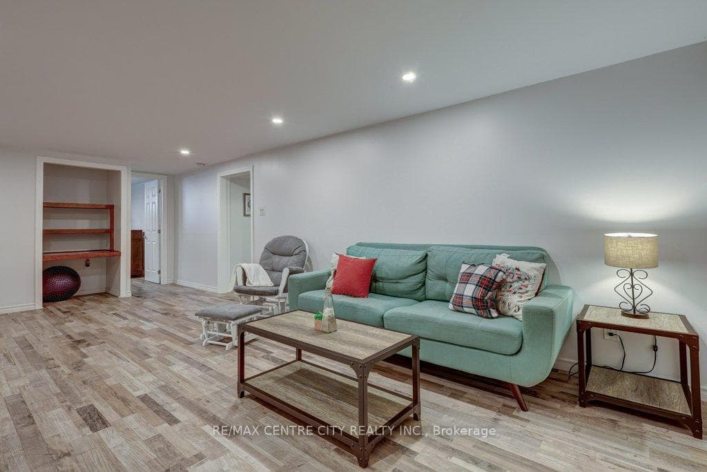 96 Treelawn Avenue photo 13