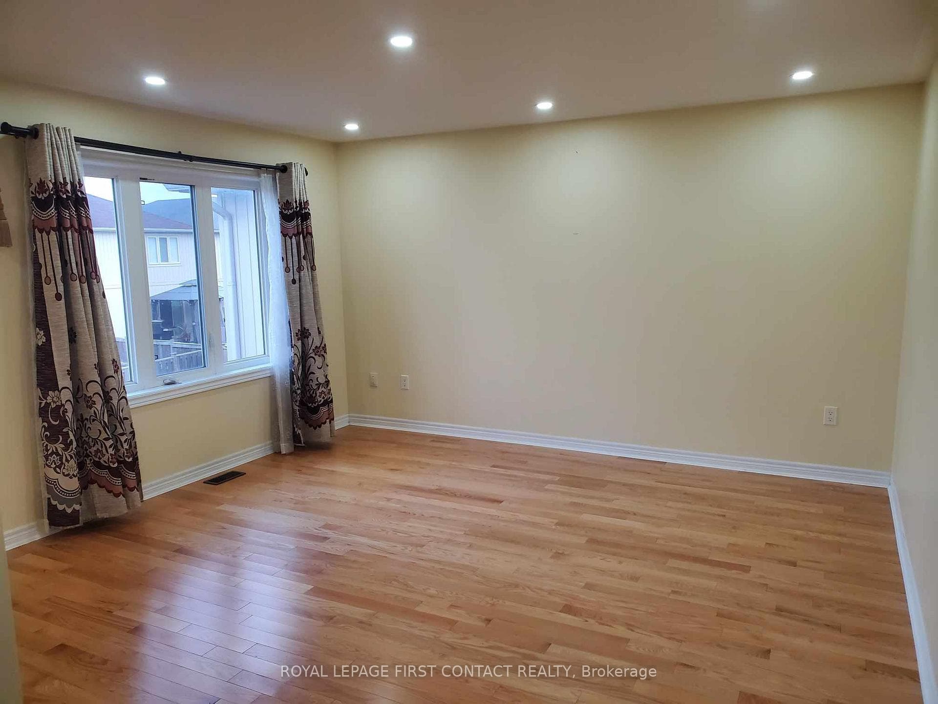 241 Greenwood Drive photo 10
