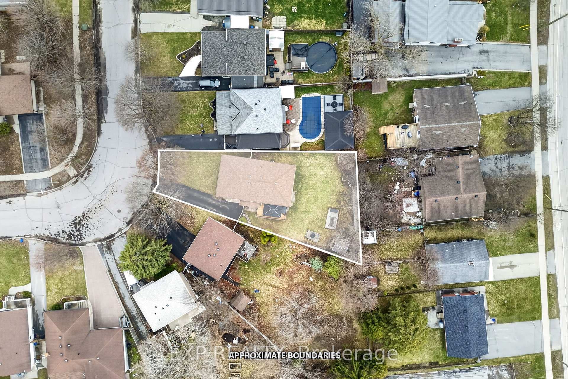 54 Dauphin Avenue photo 31