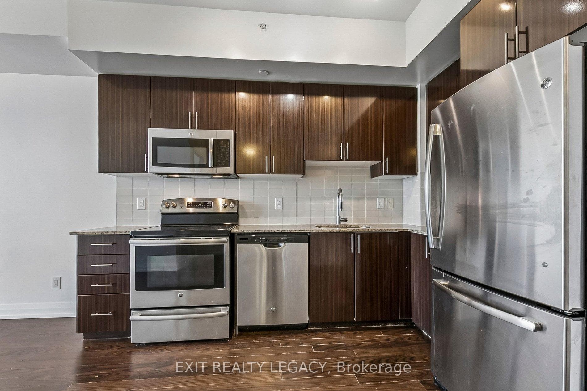 7167 Yonge Street Unit 710 photo 26