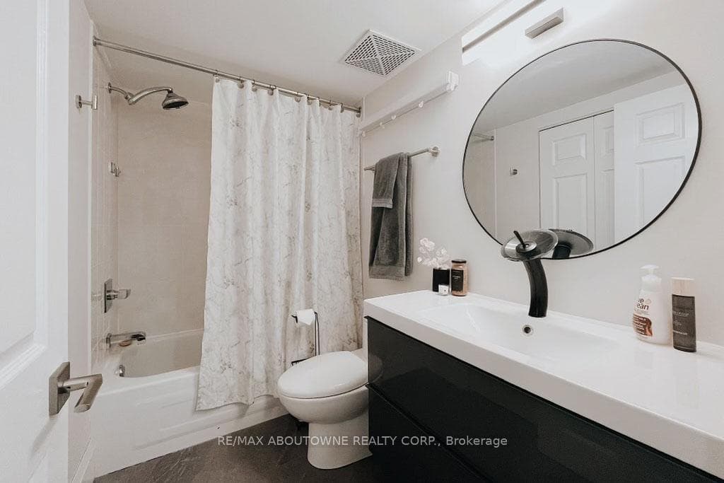 1701 Lampman Avenue Unit 601 photo 20