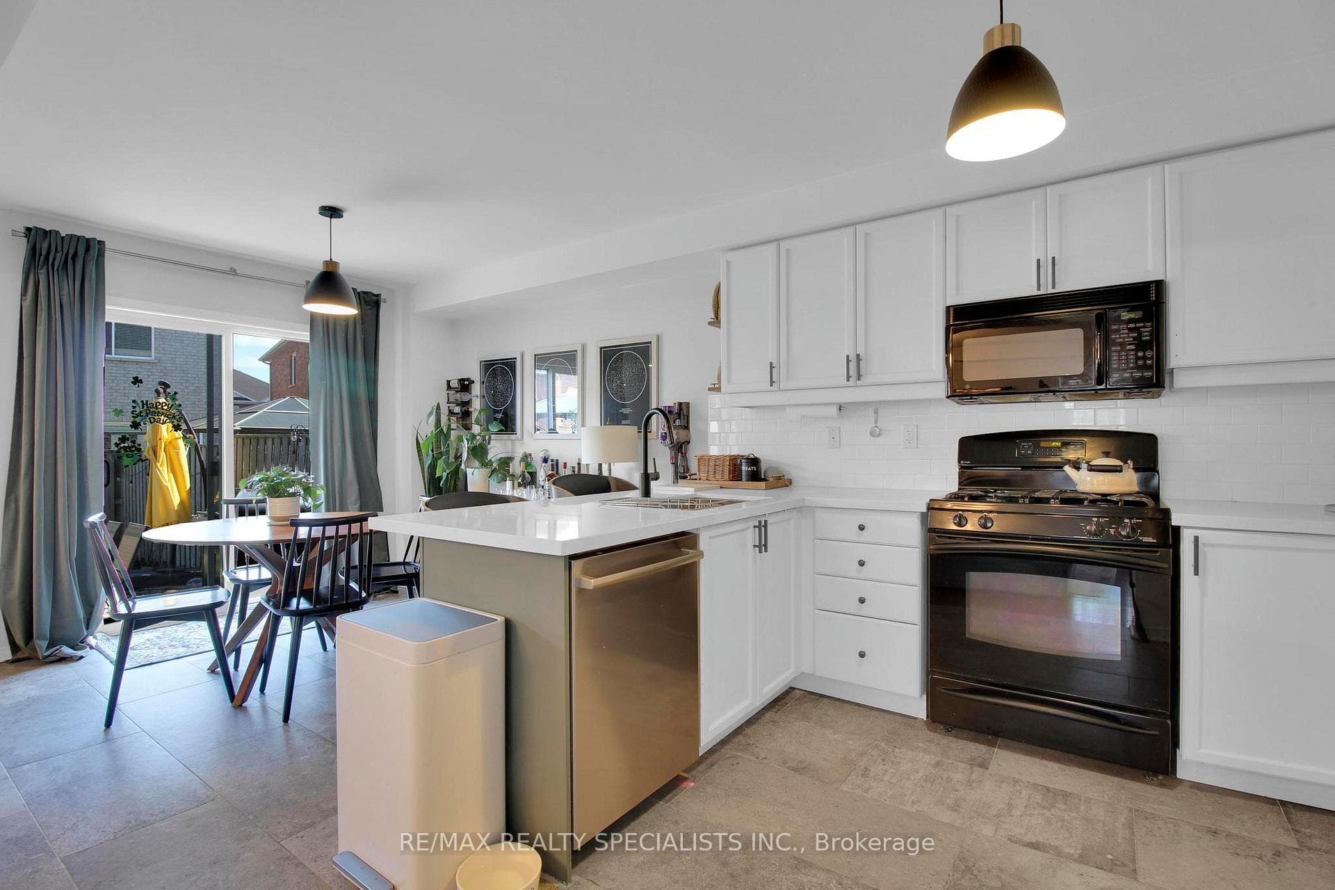312 Fasken Court photo 10