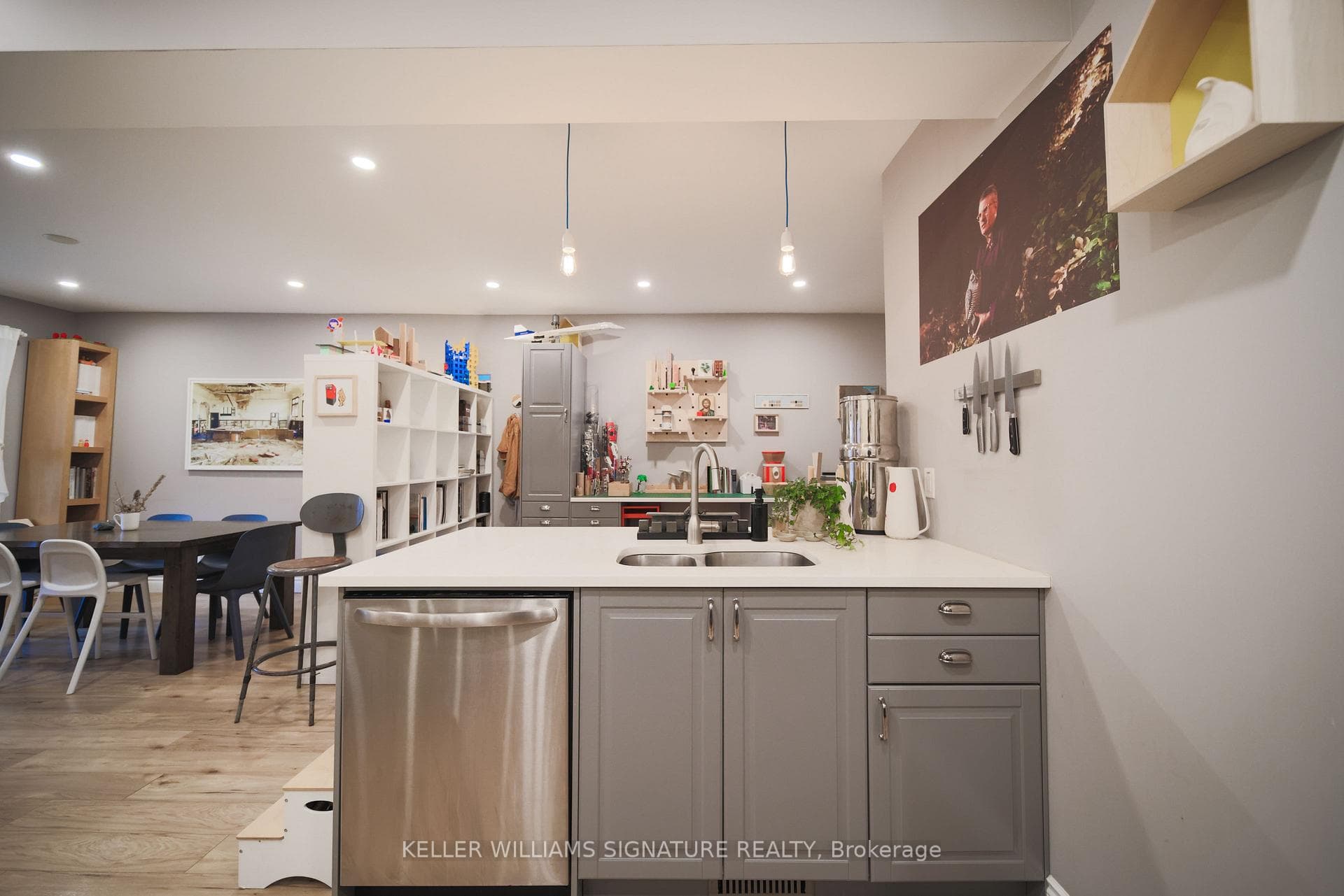 209 Balmoral Avenue photo 16