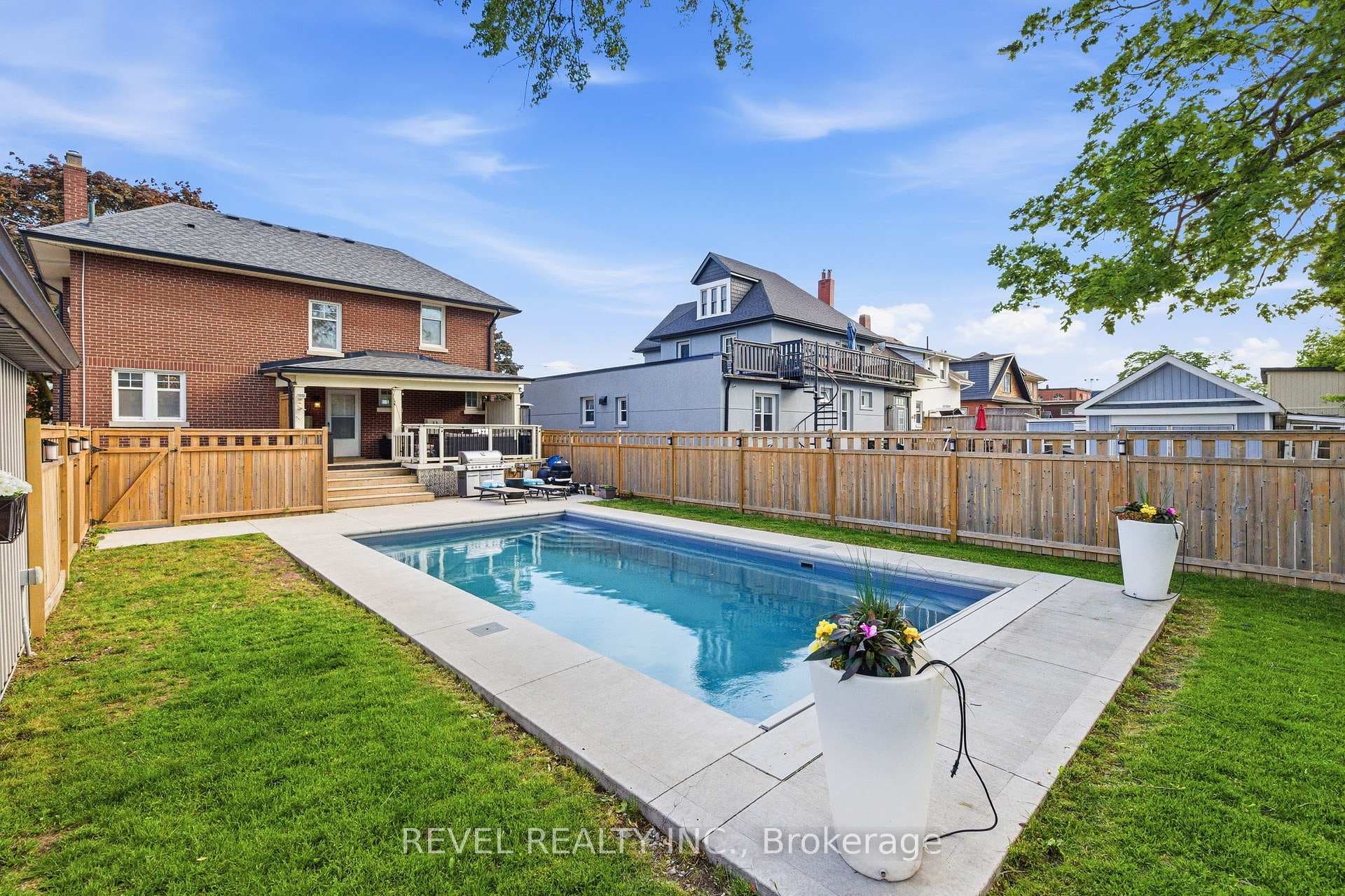308 King Street photo 30