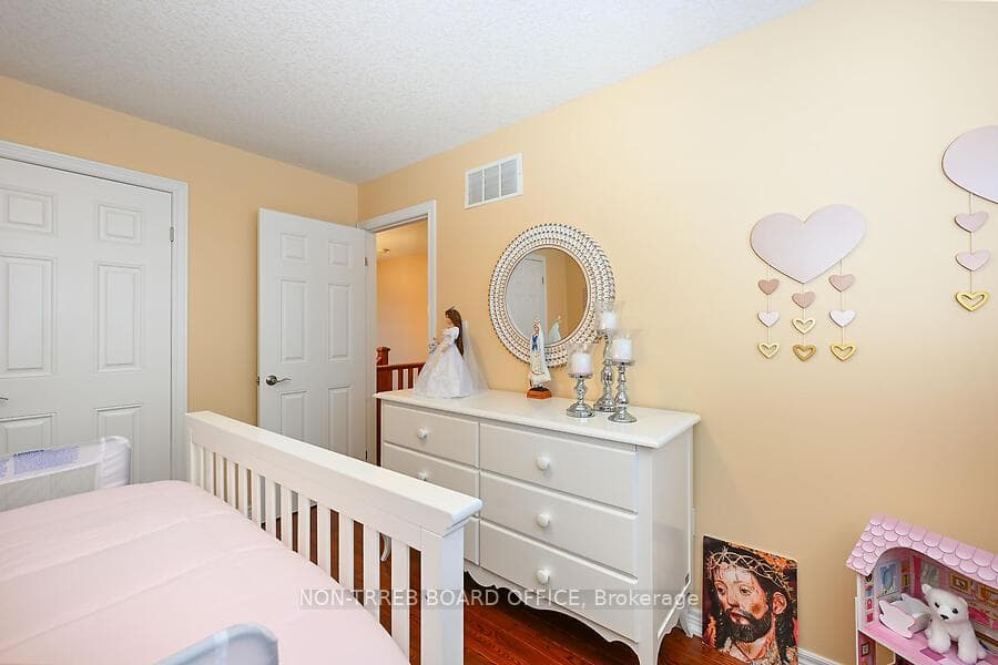 12 Edgehill Drive photo 32