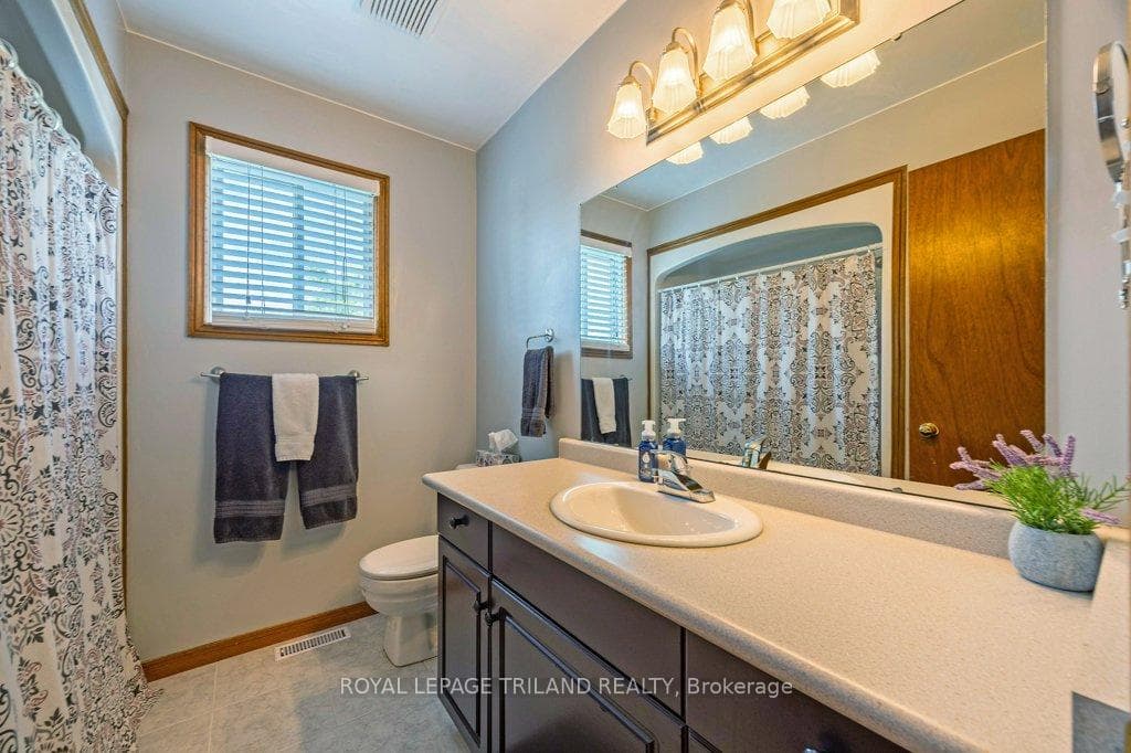 113 Manor Road photo 16