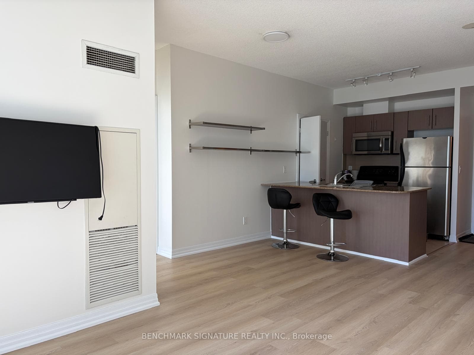 12 Yonge Street Unit 2207 photo 4