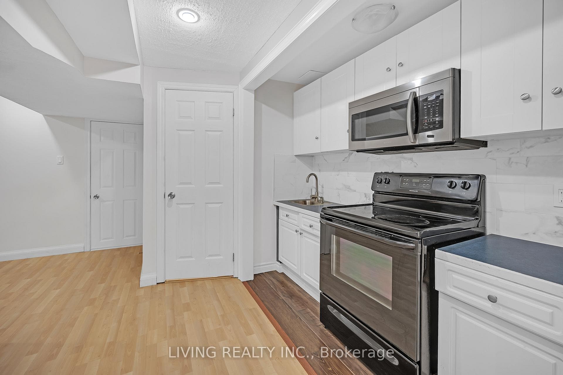 262 Jacqueline Boulevard photo 29