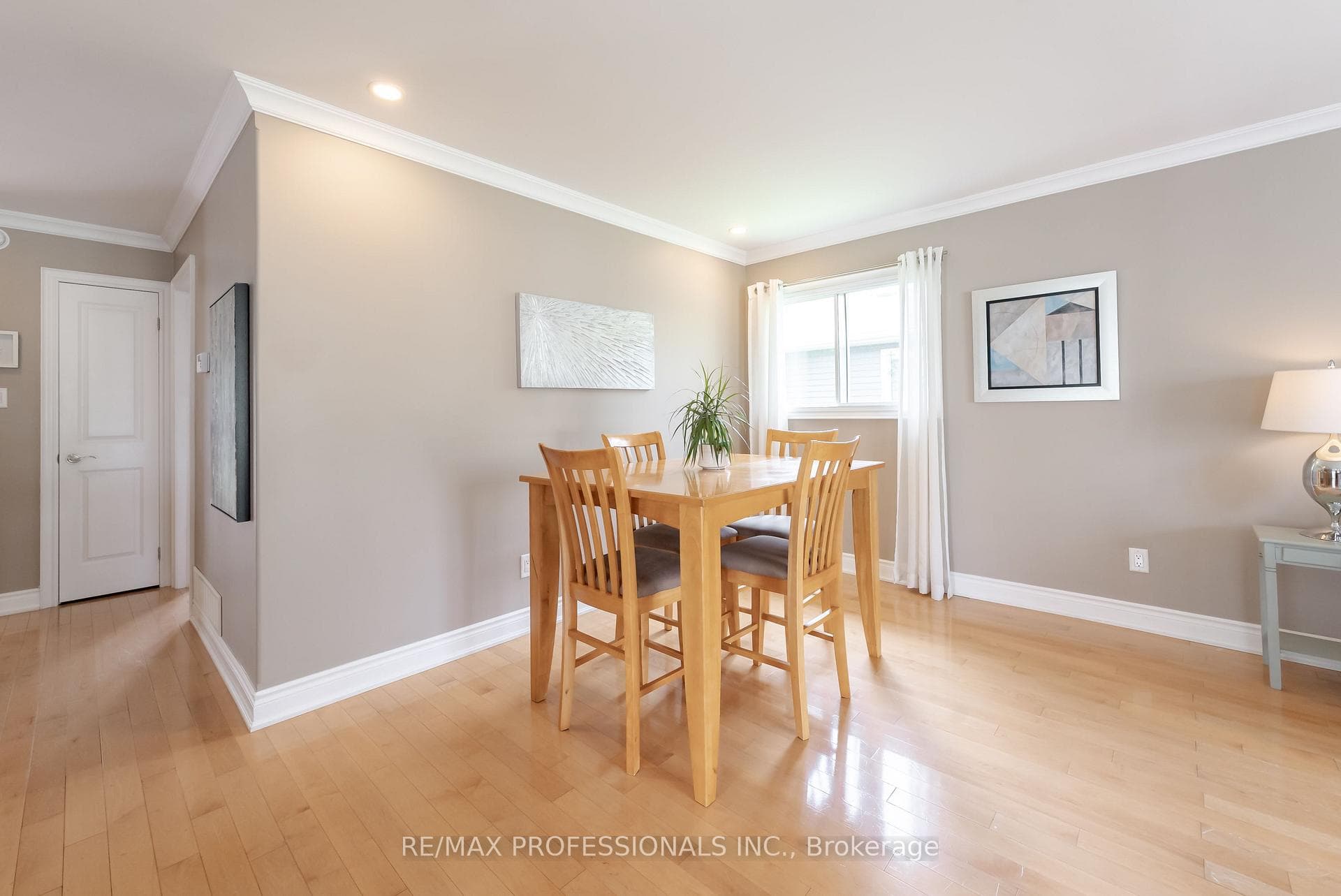 868 Governors Court photo 10