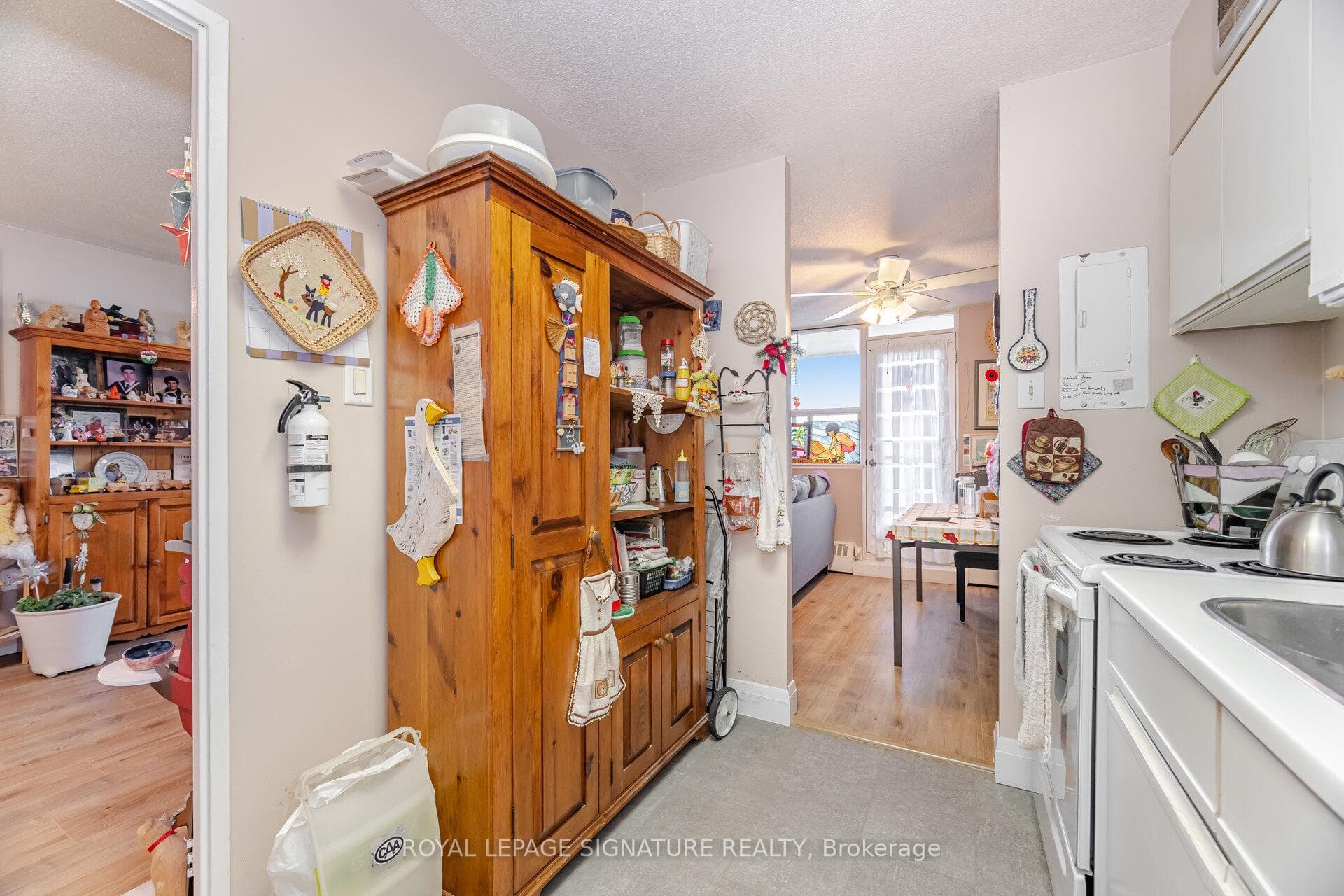 541 Blackthorn Avenue Unit 1110 photo 20