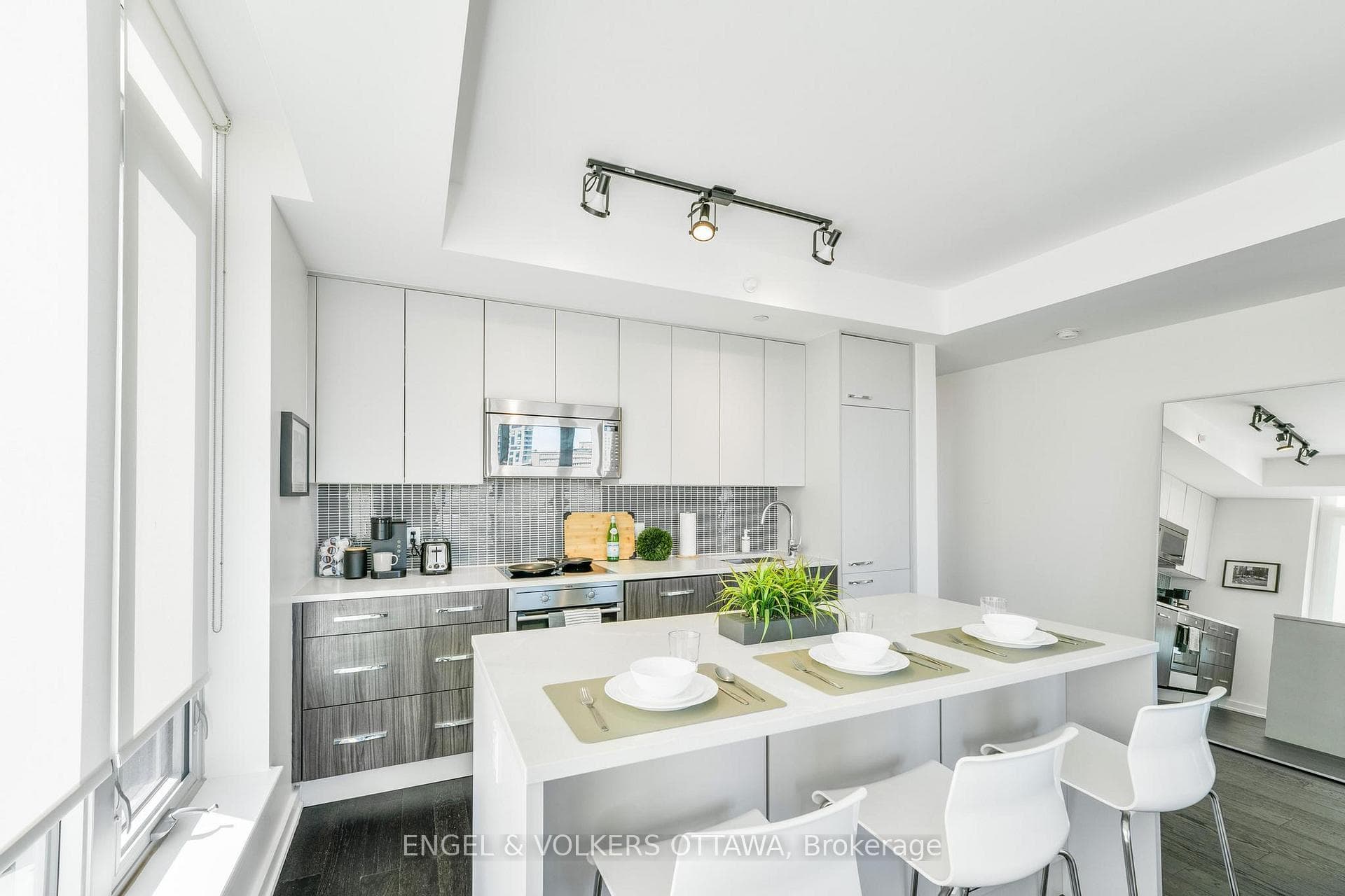 111 Champagne Avenue Unit 609 photo 7
