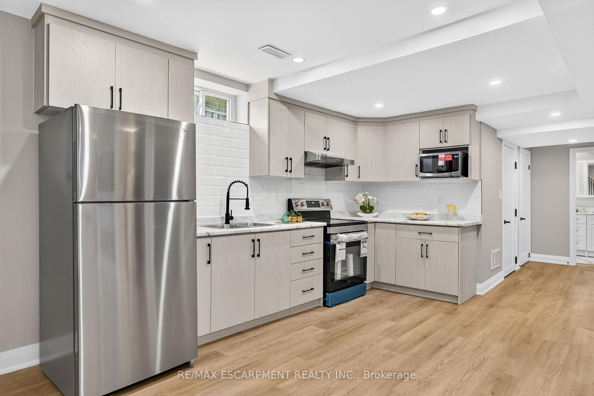 150 Howard Avenue photo 32