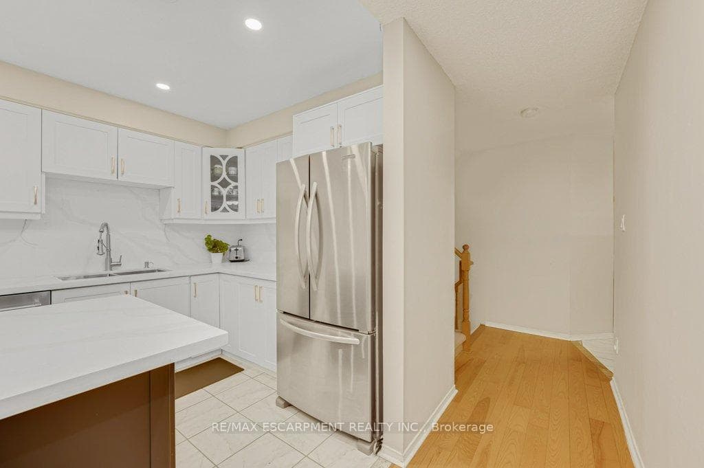 2597 Addingham Crescent photo 12