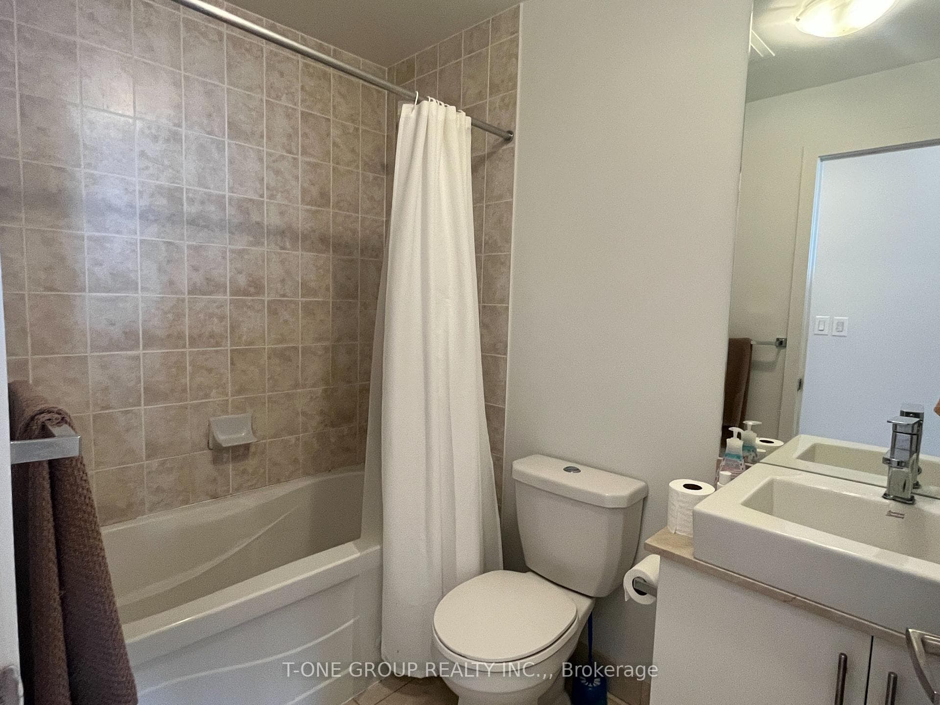 55 Bremner Boulevard Unit 1309 photo 6
